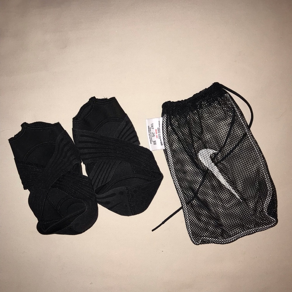 Nike Studio Wrap 4